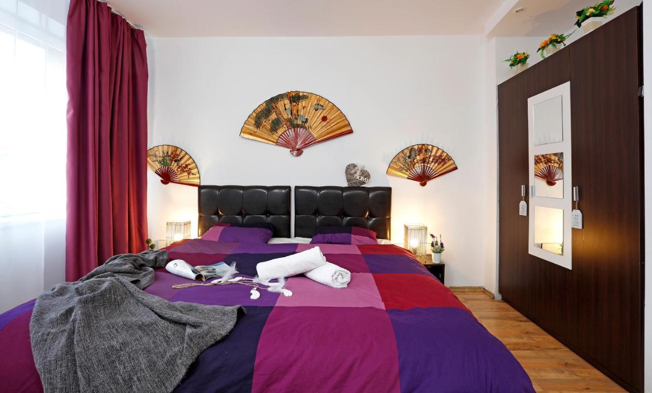 Central Apartment Very Close To Old City ブカレスト エクステリア 写真